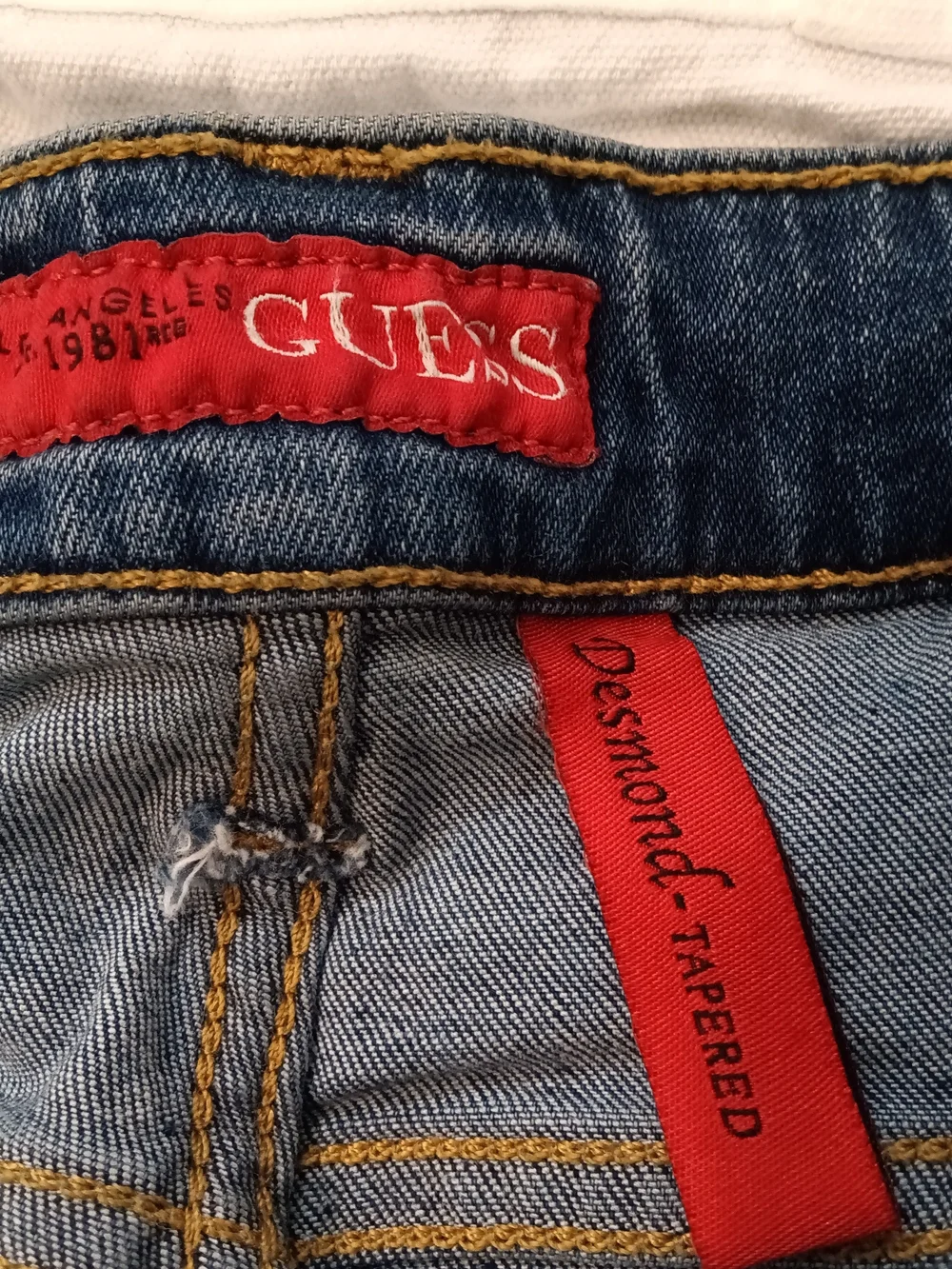 Guess Vintage Men's Desmond Tapered Jeans Medium Blue Wash Size 34 Y2k